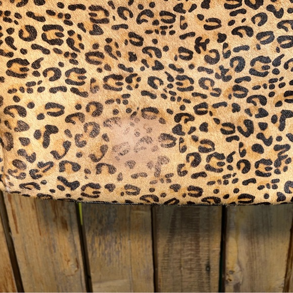 Fossil Cheetah Patterned Tote - Picture 8 of 8